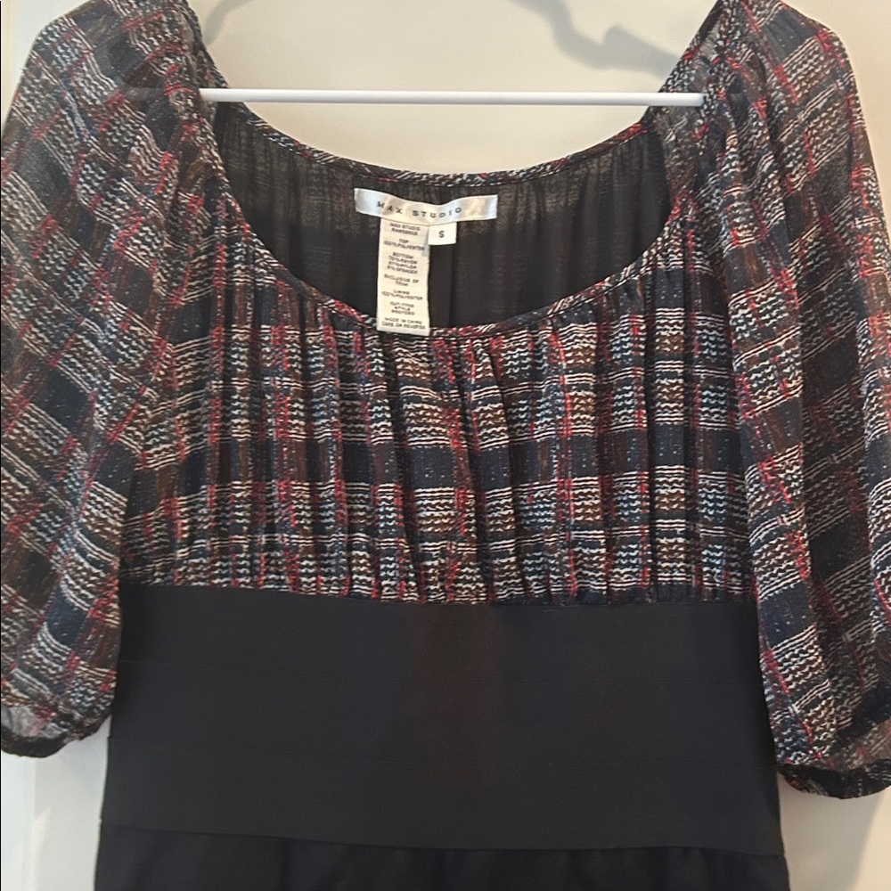 Max Studio Multicolor pattern Top w/puffy short s… - image 2